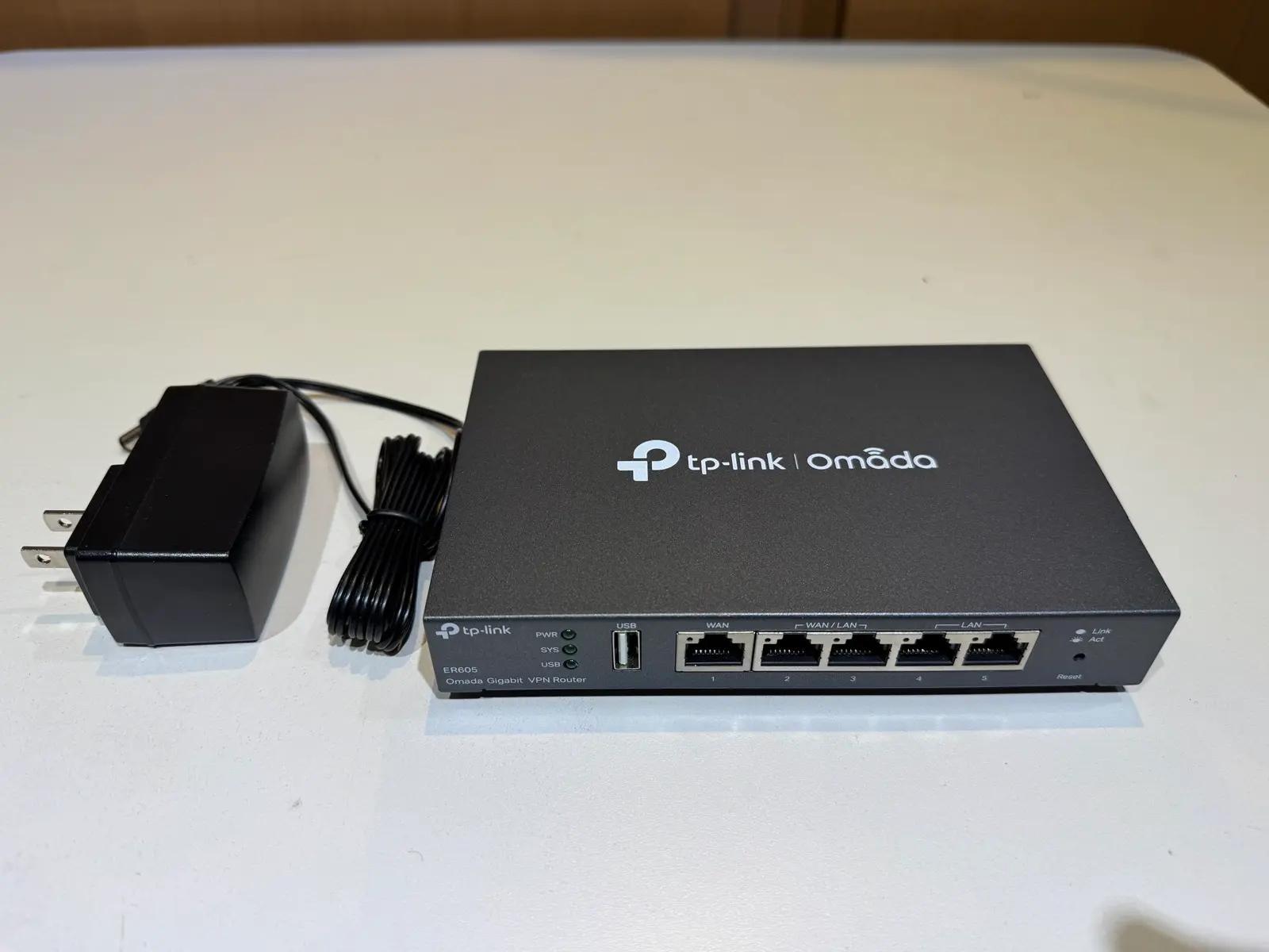 TP-Link Omada ER605 Gigabit VPN Router - Like New - Latest Firmware v2.4.3