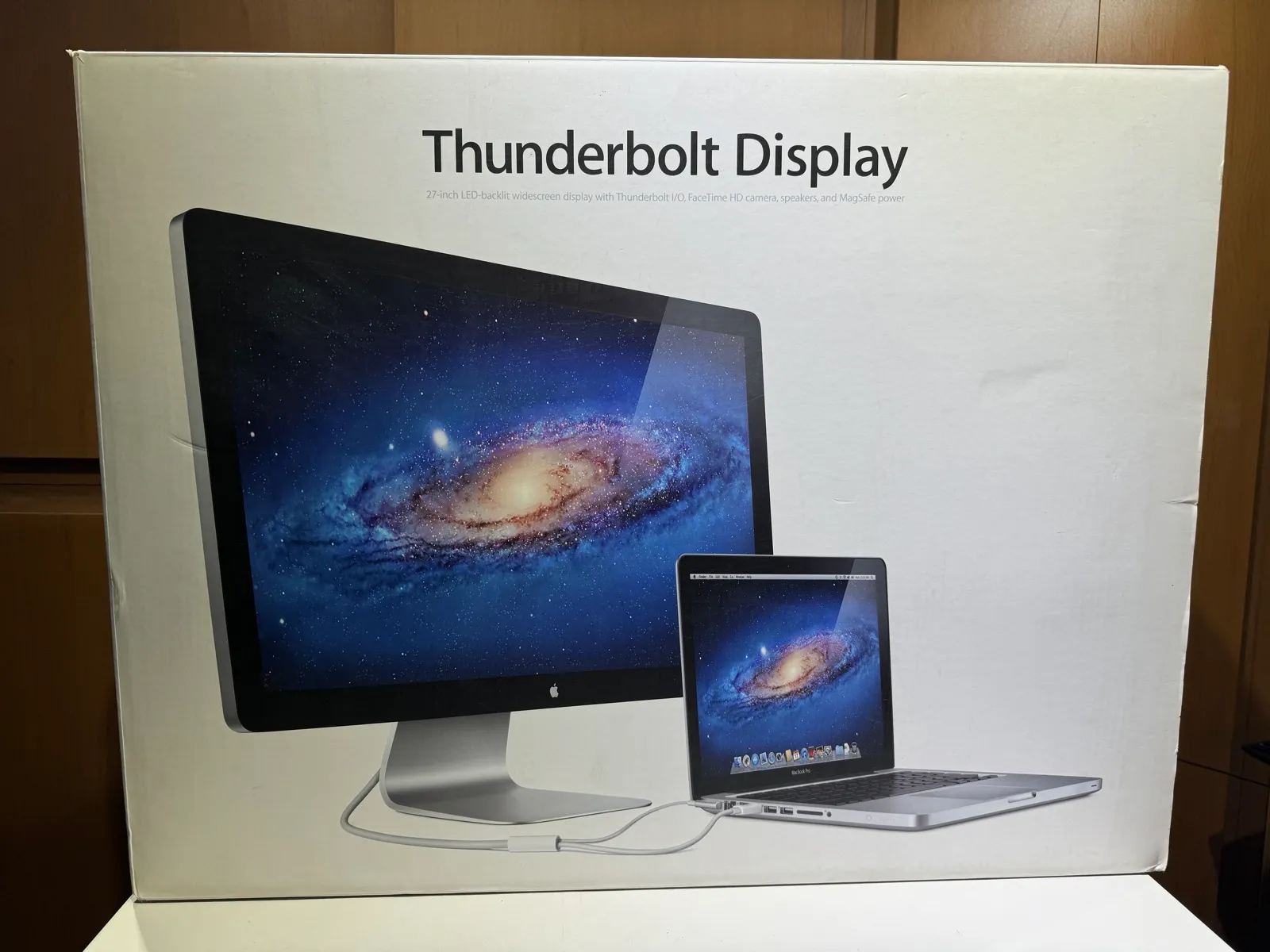 Apple Thunderbolt Display 27-inch MC914LL/A (A1407) - Original Box & Adapters - Gallery Image 12