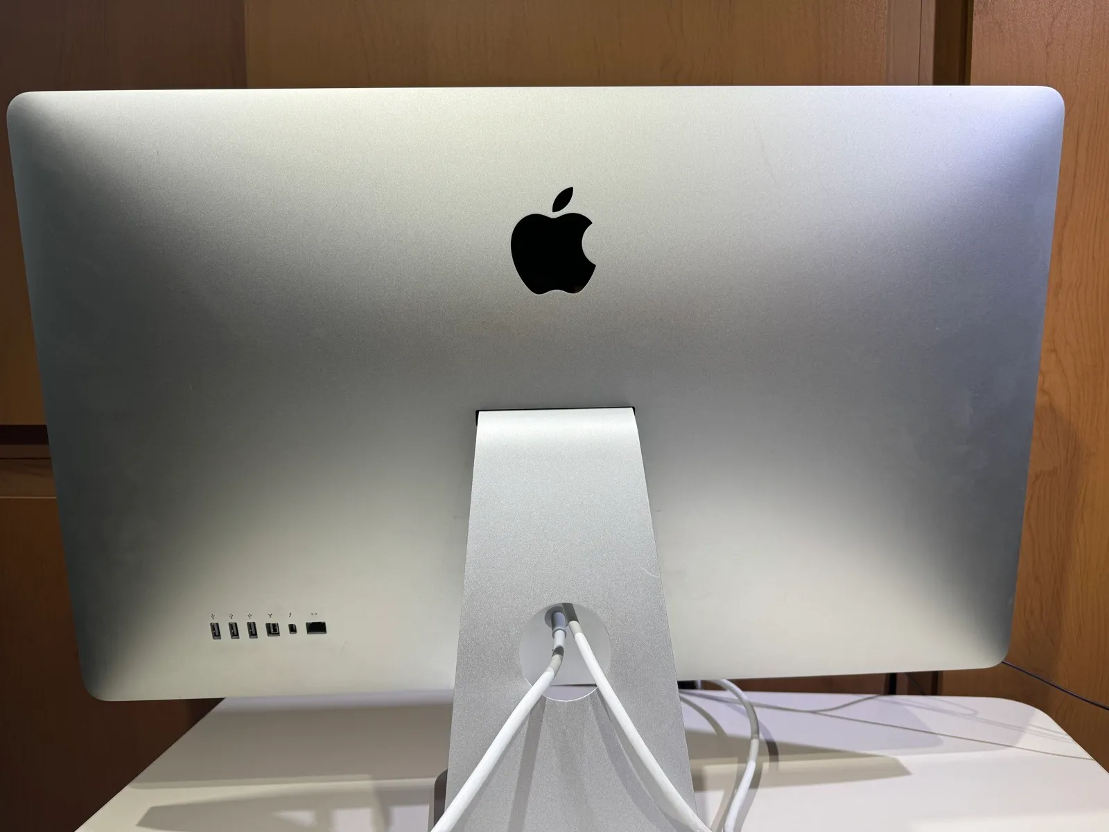 Apple Thunderbolt Display 27-inch MC914LL/A (A1407) - Original Box & Adapters - Gallery Image 5