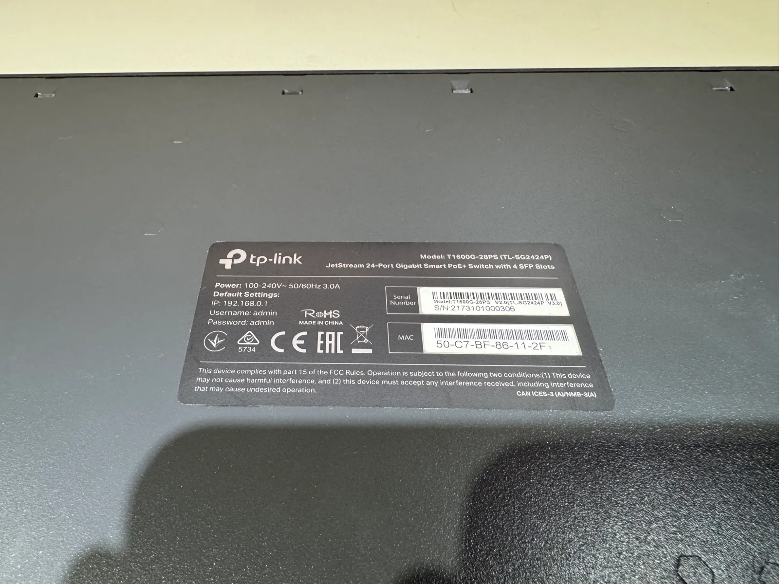 TP-Link JetStream 24-Port Gigabit Smart PoE+ Switch (T1600G-28PS / T1600G-S28) - Gallery Image 6
