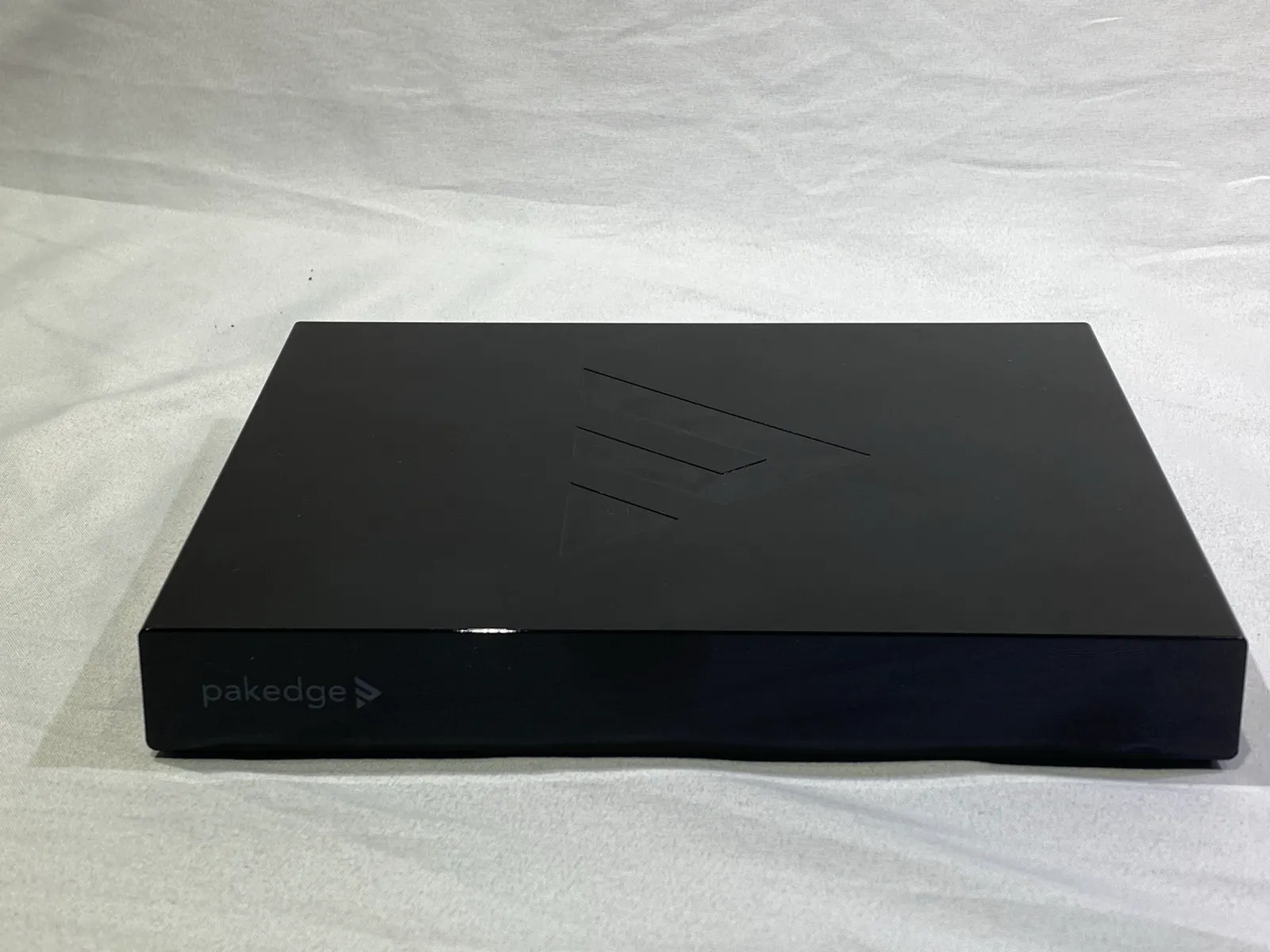 Pakedge WR-1 802.11ac Dual-Band Wireless Router - Gallery Image 5
